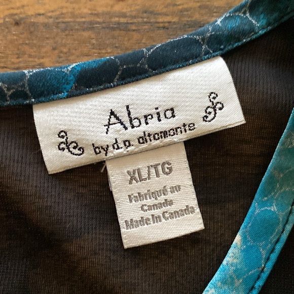 Beautiful tunic length sleeveless blouse - XL - Picture 7 of 7